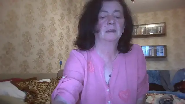 Snapshot of GypsiQueen2 chatting on 07/16/26, 06:27 GypsiQueen2 online show from 07/16/26, 06:27