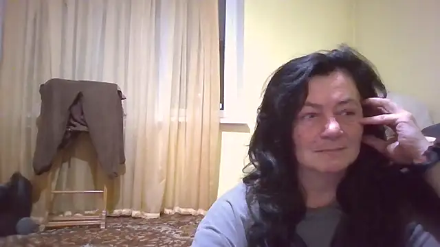 GypsiQueen2 online show from 01/06/26, 06:12