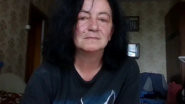 Snapshot of GypsiQueen2 chatting on 07/15/26, 11:28 GypsiQueen2 online show from 07/15/26, 11:28