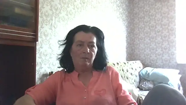 Snapshot of GypsiQueen2 chatting on 06/26/26, 12:33 GypsiQueen2 online show from 06/26/26, 12:33