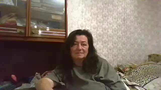 GypsiQueen2 online show from 11/01/25, 03:17