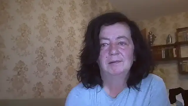 Snapshot of GypsiQueen2 chatting on 07/10/26, 04:12 GypsiQueen2 online show from 07/10/26, 04:12
