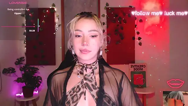 Snapshot of sakura_beauty chatting on 04/08/26, 09:33 sakura beauty online show from 04/08/26, 09:33