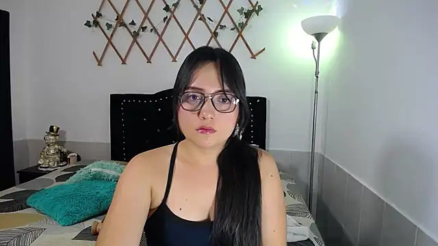 naughty girl 4u online show from 02/22/26, 10:00