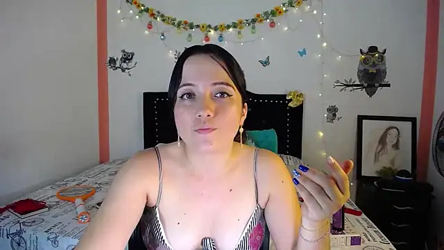 Snapshot of naughty_girl_4u chatting on 03/11/25, 10:53 naughty girl 4u online show from 03/11/25, 10:53