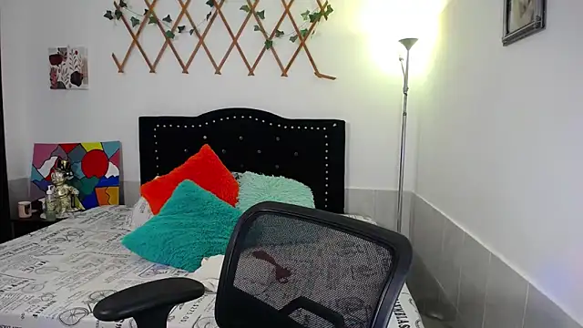 naughty girl 4u online show from 04/04/26, 09:21