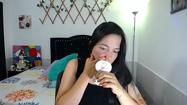 naughty girl 4u online show from 05/02/26, 08:14