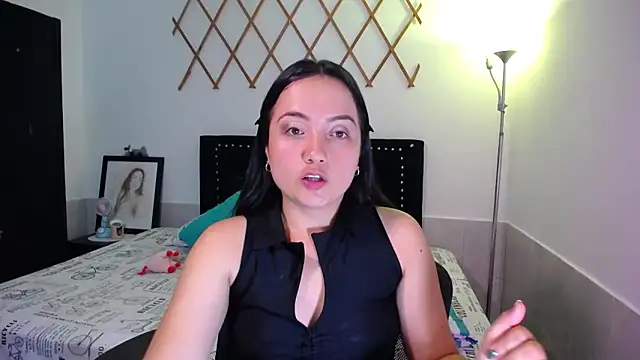 Snapshot of naughty_girl_4u chatting on 09/29/25, 07:41 naughty girl 4u online show from 09/29/25, 07:41