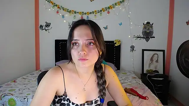 Snapshot of naughty_girl_4u chatting on 02/17/25, 06:28 naughty girl 4u online show from 02/17/25, 06:28