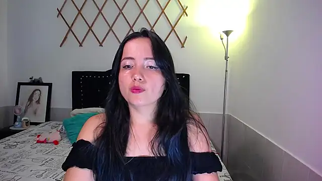 Snapshot of naughty_girl_4u chatting on 09/30/25, 08:37 naughty girl 4u online show from 09/30/25, 08:37