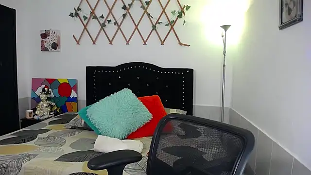 naughty girl 4u online show from 04/30/26, 08:16