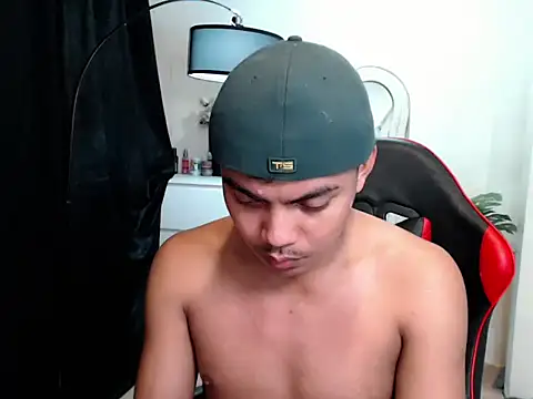 asianboyhunt online show from 04/15/26, 11:27