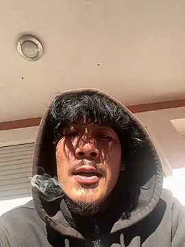 juniiorre online show from 11/25/25, 12:05