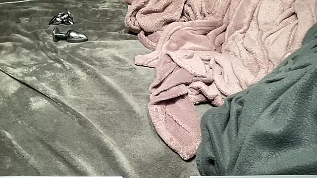 shyguy728683 online show from 09/15/25, 11:38