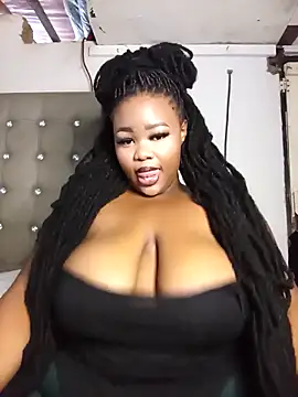 Snapshot of Aaaliyah445 chatting on 11/17/25, 11:25 Aaaliyah445 online show from 11/17/25, 11:25