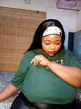 Snapshot of Aaaliyah445 chatting on 10/19/25, 05:48 Aaaliyah445 online show from 10/19/25, 05:48