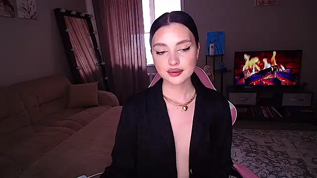   Malika   online show from 05/12/26, 09:04