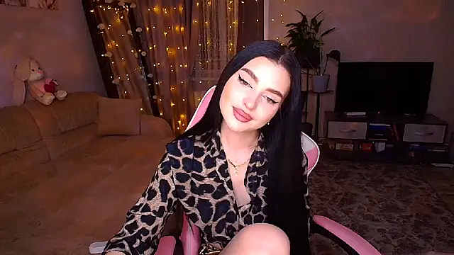   Malika   online show from 12/04/25, 03:22