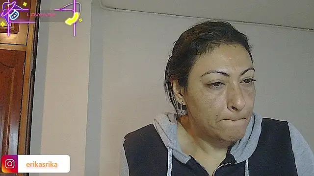 Snapshot of ErikaRika chatting on 10/02/25, 12:19 ErikaRika online show from 10/02/25, 12:19