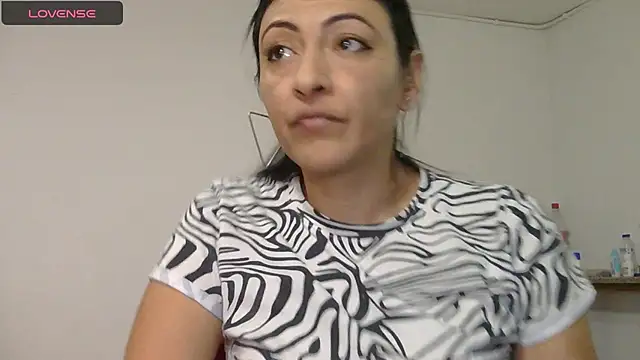 Snapshot of ErikaRika chatting on 01/14/25, 05:30 ErikaRika online show from 01/14/25, 05:30