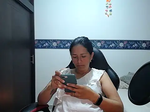 sharoon cheerry online show from 09/10/25, 09:52