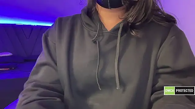 Hottie ishuu online show from 11/16/25, 05:50