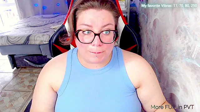 Snapshot of alexa_sweetyy chatting on 06/25/26, 11:04 alexa sweetyy online show from 06/25/26, 11:04