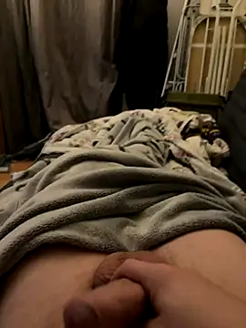 Snapshot of David19932908 chatting on 12/14/25, 08:58 David19932908 online show from 12/14/25, 08:58