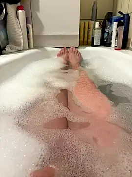 Snapshot of David19932908 chatting on 11/25/25, 05:57 David19932908 online show from 11/25/25, 05:57