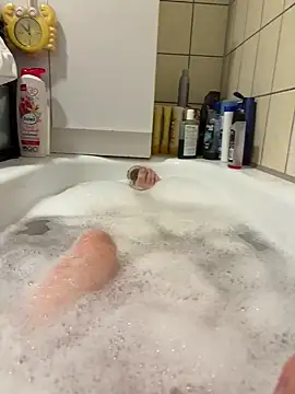 Snapshot of David19932908 chatting on 12/01/25, 05:25 David19932908 online show from 12/01/25, 05:25