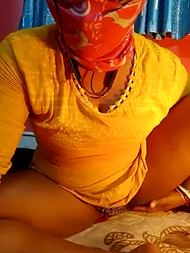 Snapshot of Bengali-boudi chatting on 01/18/25, 05:37 Bengali-boudi online show from 01/18/25, 05:37