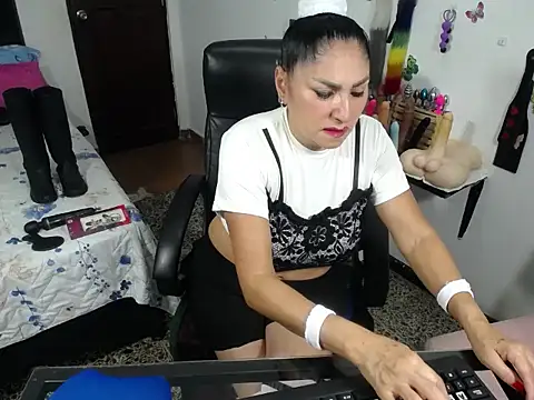 mature bigboobs10 online show from 03/01/26, 04:12