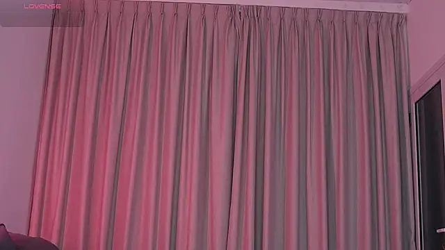 Snapshot of Alison_Miller9 chatting on 02/19/26, 12:18 Alison Miller9 online show from 02/19/26, 12:18