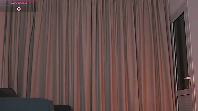 Snapshot of Alison_Miller9 chatting on 02/12/26, 12:43 Alison Miller9 online show from 02/12/26, 12:43