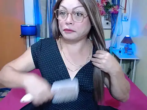 UrAsianPrincessDanie online show from 11/20/25, 12:11