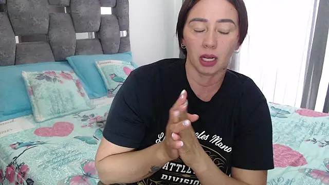 sara hott 1 online show from 03/12/26, 07:40