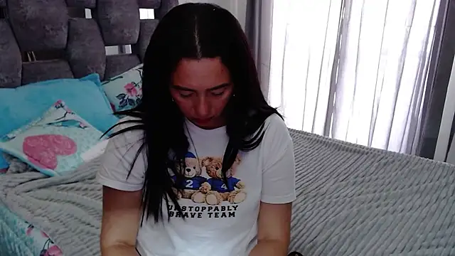 sara hott 1 online show from 09/23/25, 08:38