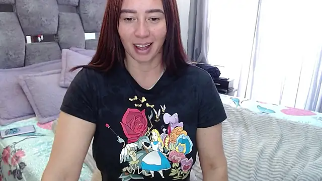 sara hott 1 online show from 11/29/25, 01:22