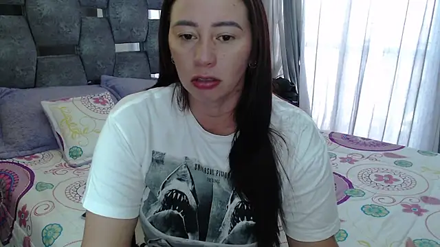 sara hott 1 online show from 04/02/26, 02:24