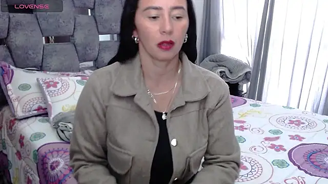 sara hott 1 online show from 10/30/25, 07:22