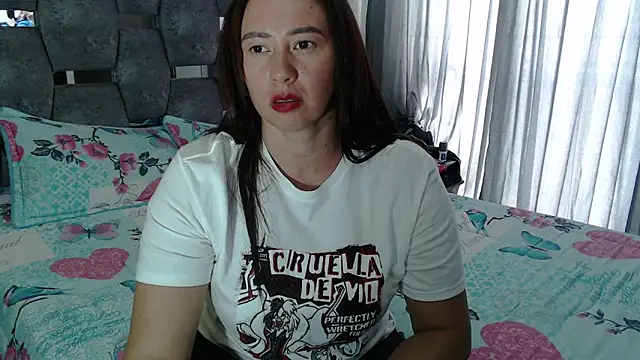 sara hott 1 online show from 03/31/26, 06:32