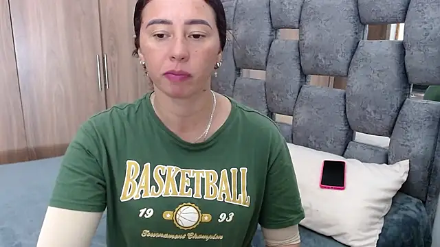 sara hott 1 online show from 02/26/25, 02:16