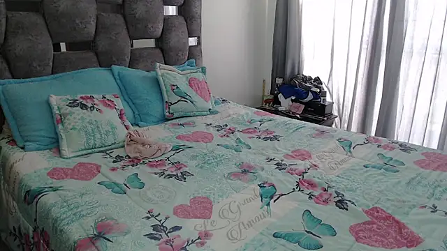 sara hott 1 online show from 03/21/26, 06:34