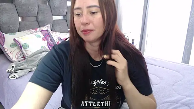 sara hott 1 online show from 04/16/26, 02:29