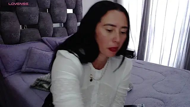 sara hott 1 online show from 10/21/25, 08:08