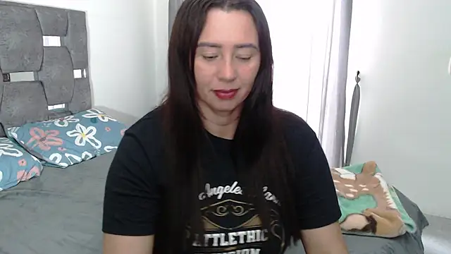 Snapshot of sara_hott_1 chatting on 05/15/26, 07:45 sara hott 1 online show from 05/15/26, 07:45
