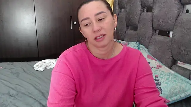 Snapshot of sara_hott_1 chatting on 07/16/26, 02:58 sara hott 1 online show from 07/16/26, 02:58