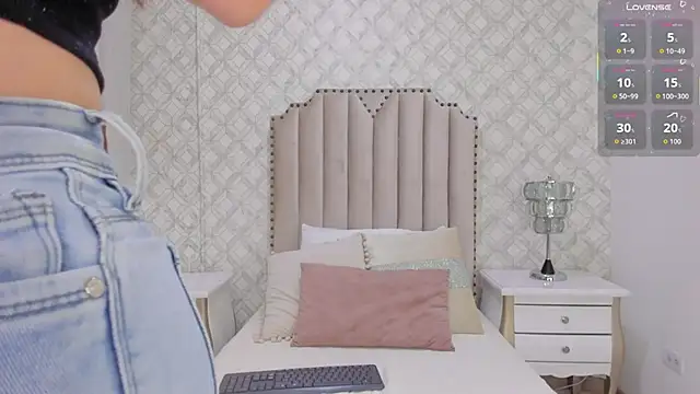 Pia Johnson  online show from 01/16/26, 11:36