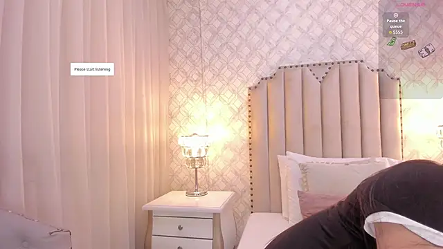 Snapshot of Pia_Johnson_ chatting on 09/10/25, 11:42 Pia Johnson online show from 09/10/25, 11:42