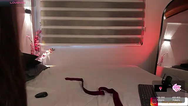 MERIDA TAYLOR online show from 10/13/25, 02:07